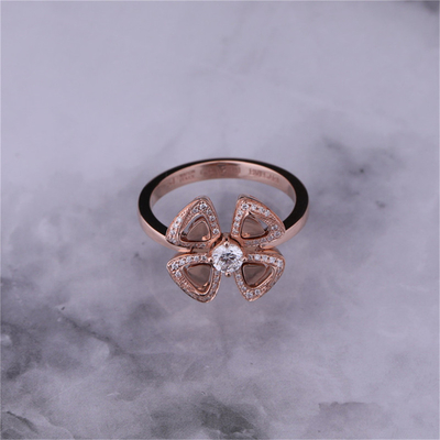 Roman Love Flower Ring Fiorever 18 kt Rose Gold Ring set with a central diamond and pavé diamonds