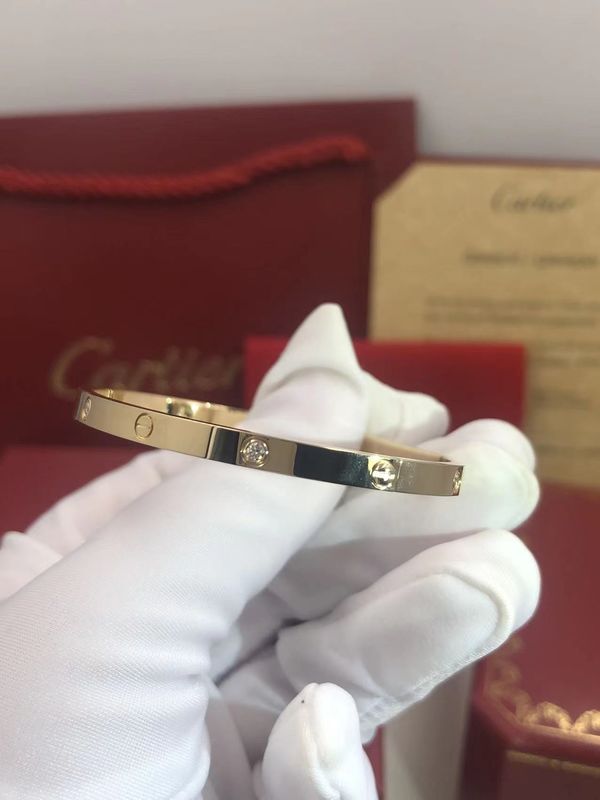Chất lượng Vòng tay vàng 18K LOVE Mẫu nhỏ 6 viên kim cương cho nữ / nam nhà máy