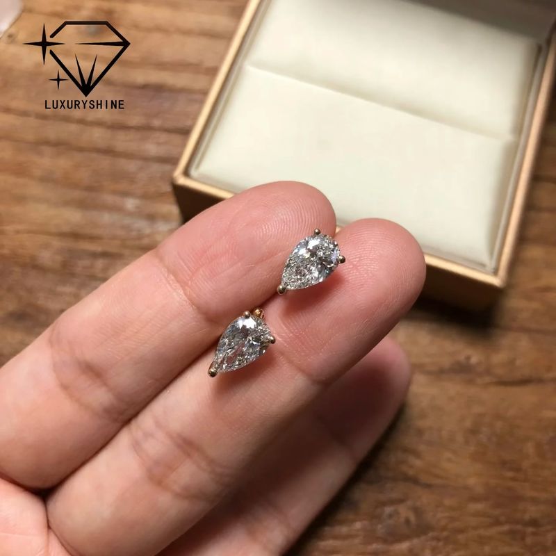 Chất lượng Bông tai nụ kim cương nhân tạo hình quả lê vàng 18K, độ trong VVS-VS nhà máy