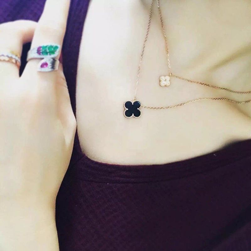 Chất lượng Van Cleef Arpels Trang sức vàng sang trọng Mặt dây chuyền Alhambra ngọt ngào Mặt dây chuyền vàng vàng Mẹ ngọc trai nhà máy