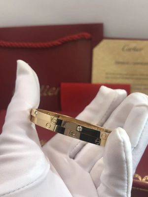 Chất lượng Vòng tay vàng 18K LOVE Mẫu nhỏ 6 viên kim cương cho nữ / nam nhà máy