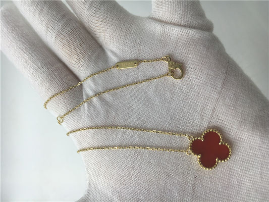 Chất lượng Vòng cổ bằng vàng 18K của LongVan Cleef Arpels có hình bông hoa màu đỏ, không có kim cương nhà máy