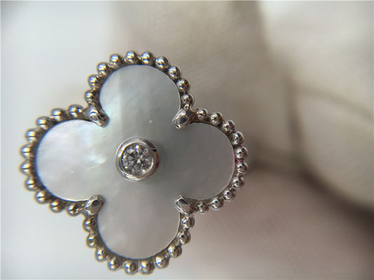 Chất lượng Nhẫn vàng 18K cổ điển Alhambra Vàng trắng với kim cương / ngọc trai trắng nhà máy