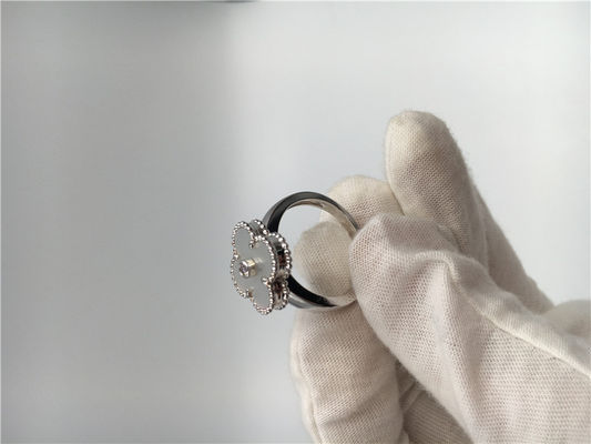 Chất lượng Nhẫn vàng 18K cổ điển Alhambra Vàng trắng với kim cương / ngọc trai trắng nhà máy