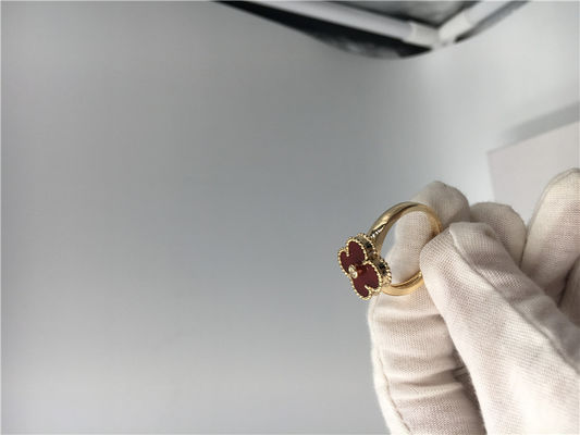 Chất lượng Nhẫn Đính Hôn Vàng Vàng Độc Đáo Kim Cương Tròn, Nhẫn Alhambra Cổ Điển Với Carnelian nhà máy