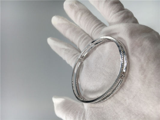 Chất lượng Hình dạng yên ngựa di chuyển Vòng tay kim cương, Vòng tay vàng trắng 18k dành cho nữ nhà máy