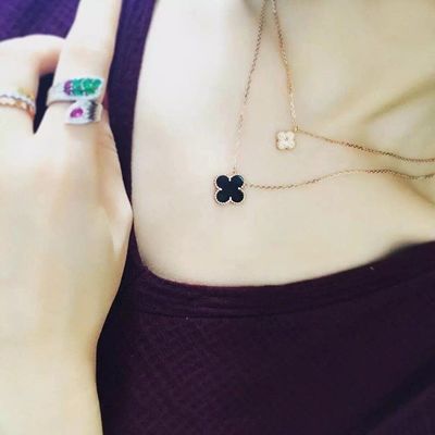 Chất lượng Van Cleef Arpels Trang sức vàng sang trọng Mặt dây chuyền Alhambra ngọt ngào Mặt dây chuyền vàng vàng Mẹ ngọc trai nhà máy