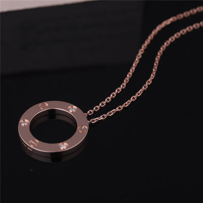 Chất lượng B7014500 Đồ trang sức sang trọng Vòng cổ tình yêu 3 viên kim cương Vàng vàng nhà máy
