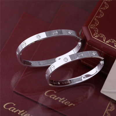 Chất lượng Vòng đeo tay tình yêu cổ điển 4 viên kim cương Vòng tay tình yêu với 18 Karat TRẮNG VÀNG Đồ trang sức tinh xảo nhà máy