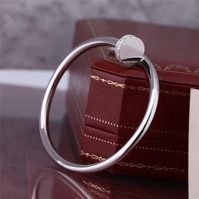 Chất lượng VÒNG TAY JUSTE UN CLOU in 18 Karat WHITE GOLD Nail Bracelet với KIM CƯƠNG ở đầu và cuối nhà máy