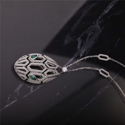 Chất lượng Bộ vòng cổ Serpenti sang trọng của Ý bằng vàng trắng 18K với mắt ngọc lục bảo và đính kim cương pavé trên dây chuyền và đầu nhà máy