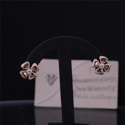 Chất lượng Hoa tai Fiorever bằng vàng thật cao cấp bằng vàng hồng 18 kt Hoa tai bằng vàng hồng đặt với hai viên kim cương trung tâm và kim cương pavé nhà máy